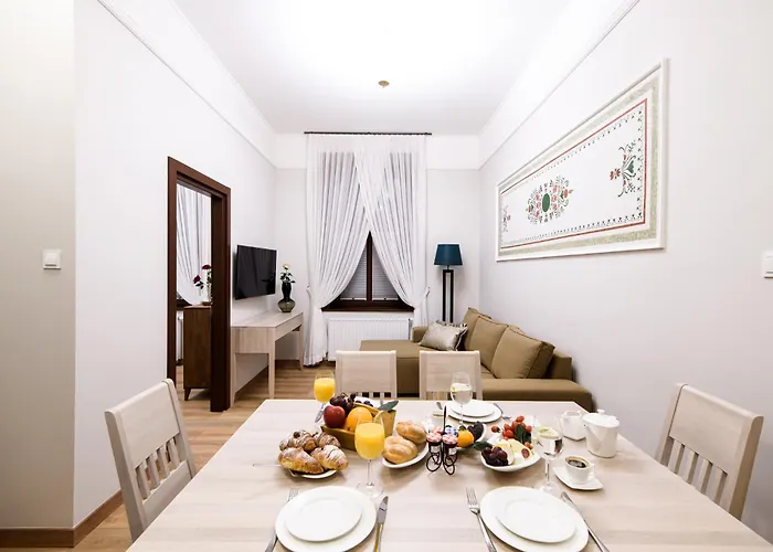Family Ac Apartment Old Town Main Railway Station